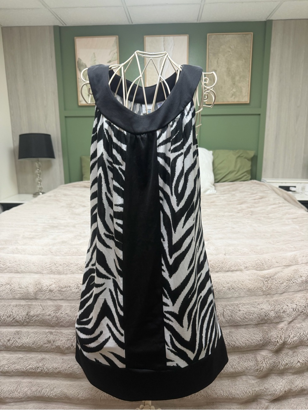 Piper & Blue Black White Zebra Print Sleeveless Tunic Top Medium